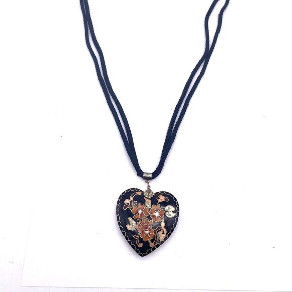 Vintage Enamel Heart Flower Scalloped Pendant Black Braided Cord Necklace 27" - Picture 4 of 5